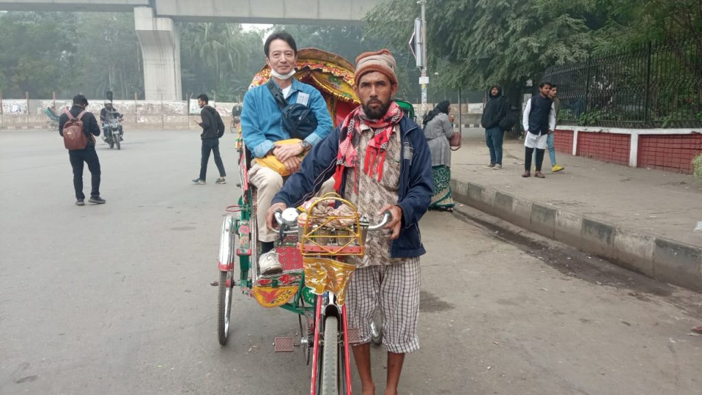 Experiencing rickshaw in Bangladesh